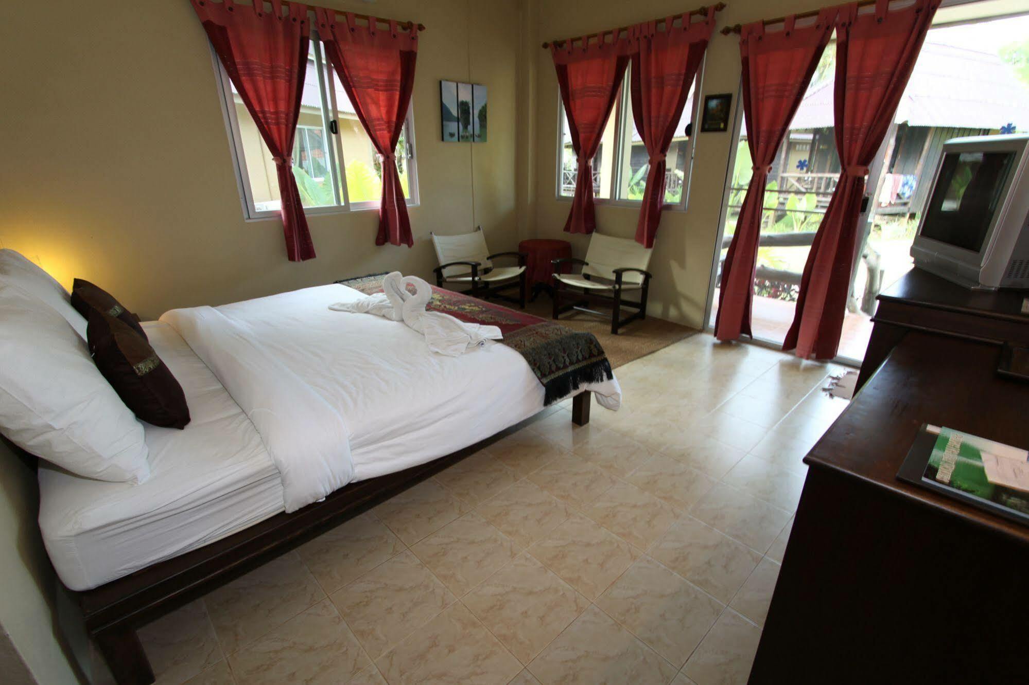 Lanta Castaway Beach Resort Ko Lanta Εξωτερικό φωτογραφία